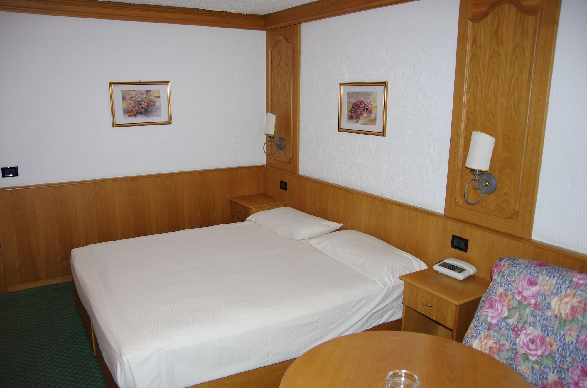 Hotel Intermonti ลีวินโญ ภายนอก รูปภาพ