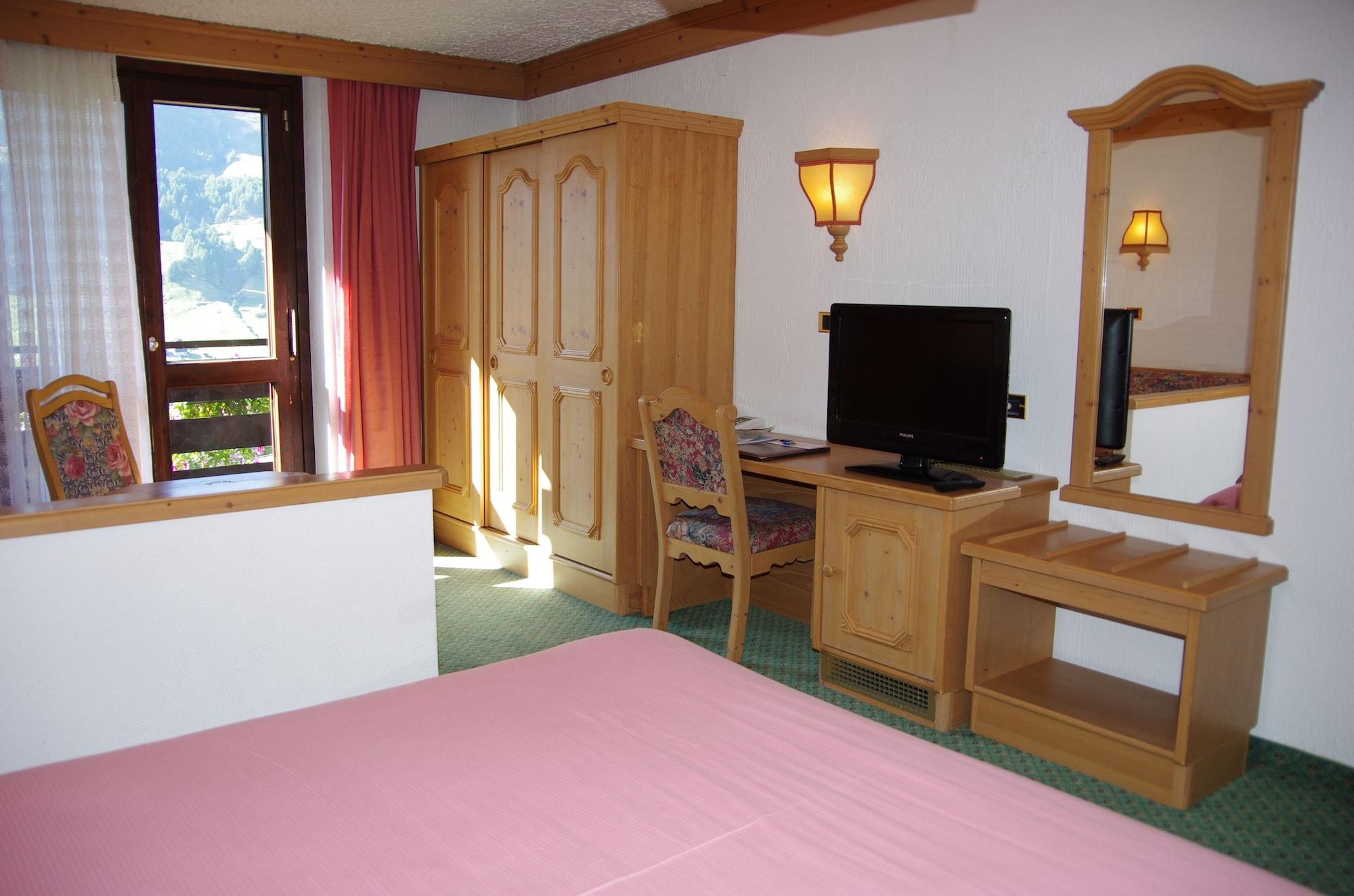 Hotel Intermonti ลีวินโญ ภายนอก รูปภาพ