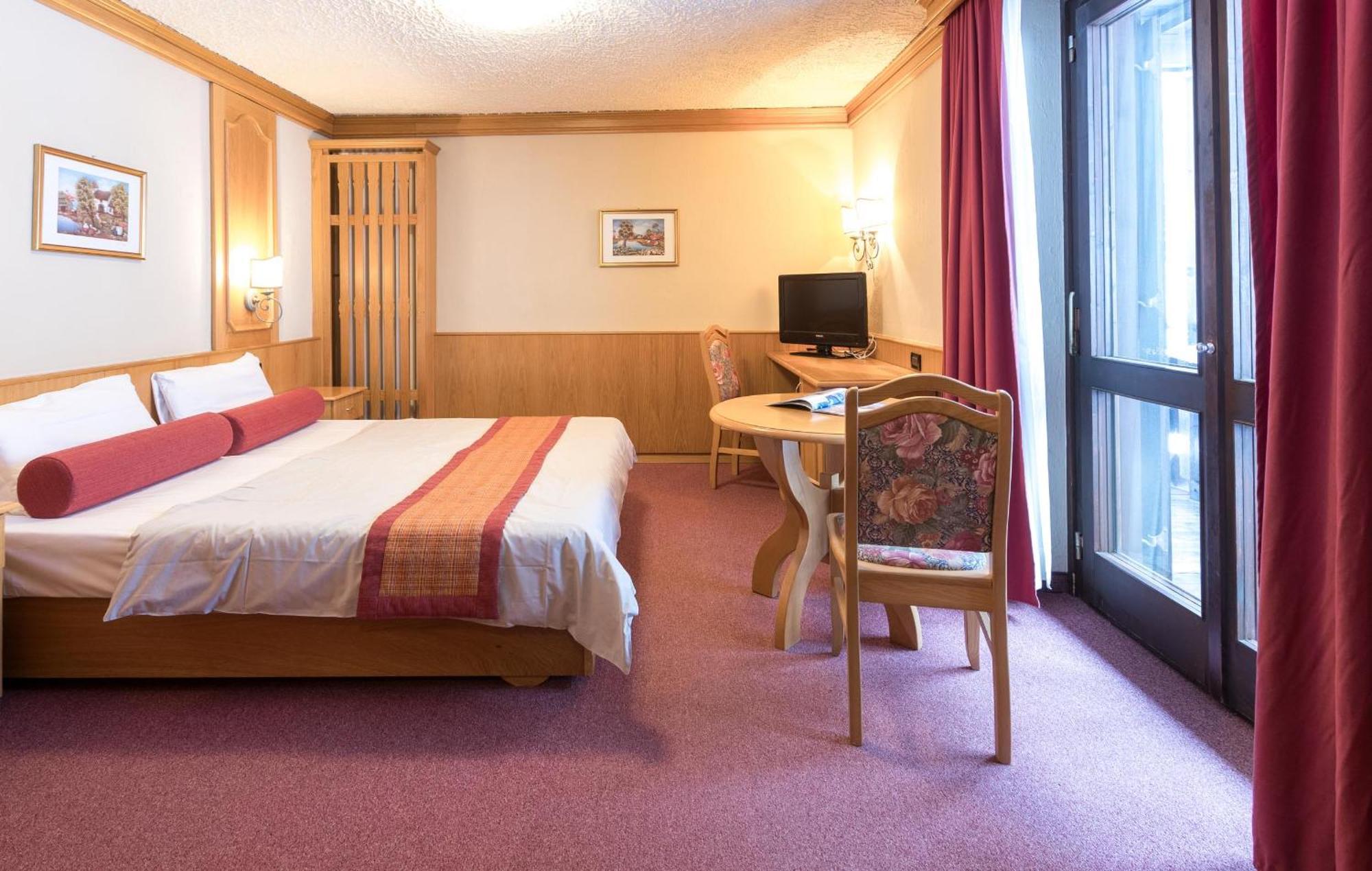 Hotel Intermonti ลีวินโญ ภายนอก รูปภาพ