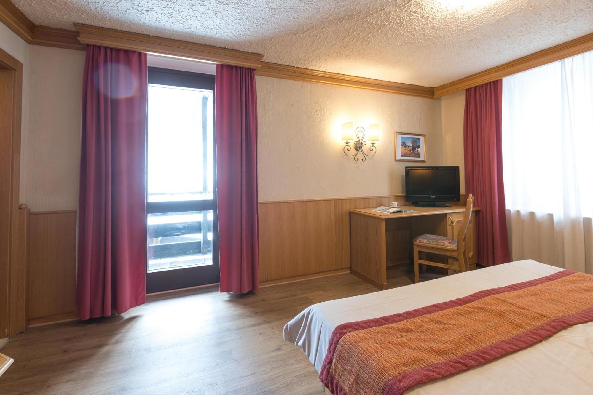 Hotel Intermonti ลีวินโญ ห้อง รูปภาพ