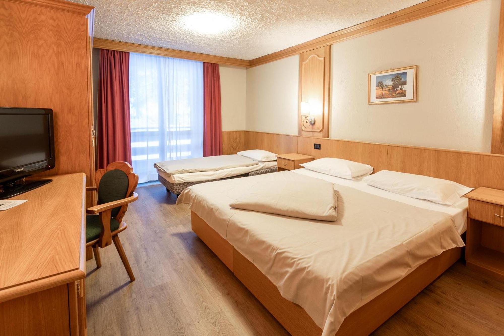Hotel Intermonti ลีวินโญ ห้อง รูปภาพ