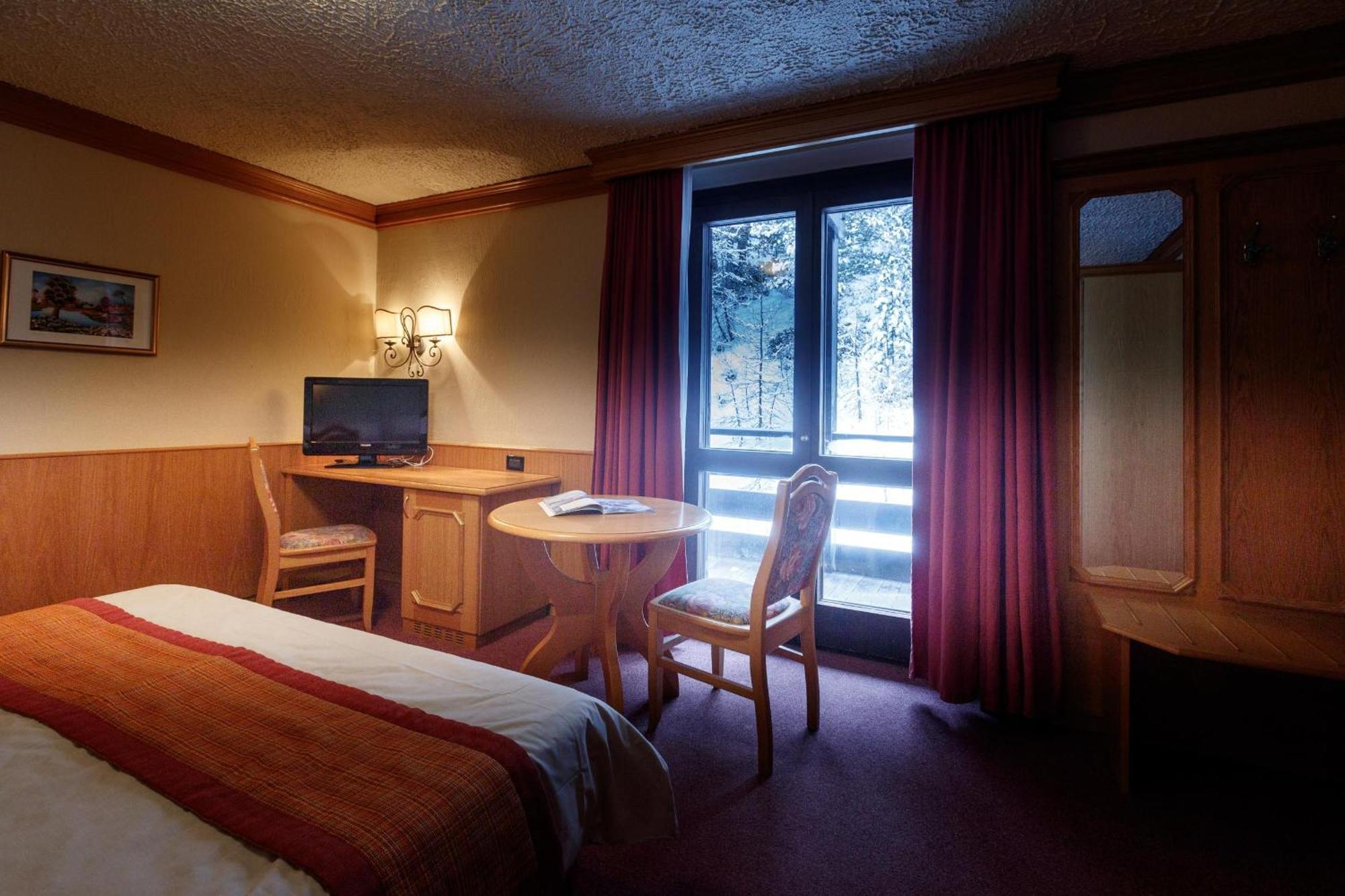 Hotel Intermonti ลีวินโญ ภายนอก รูปภาพ